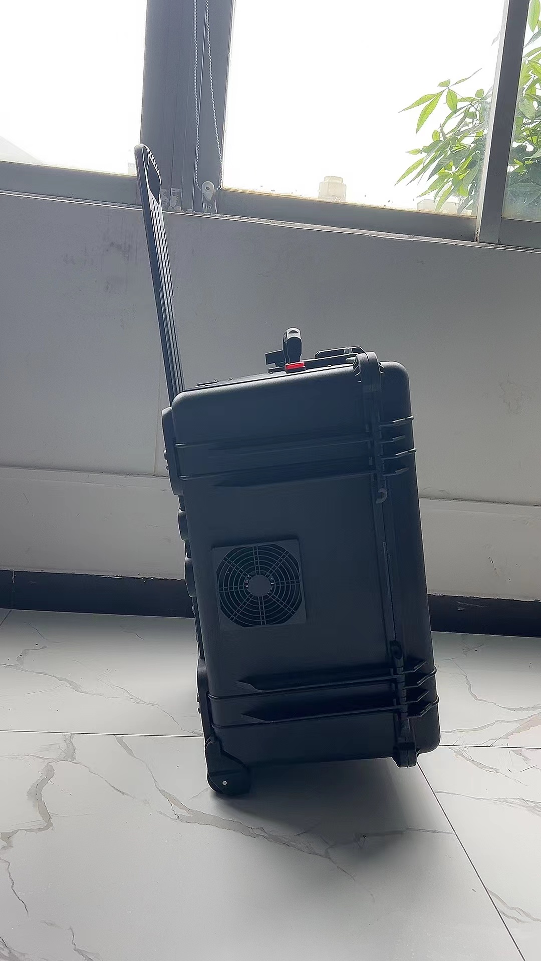 寒亭手拉箱型移动通信干扰器